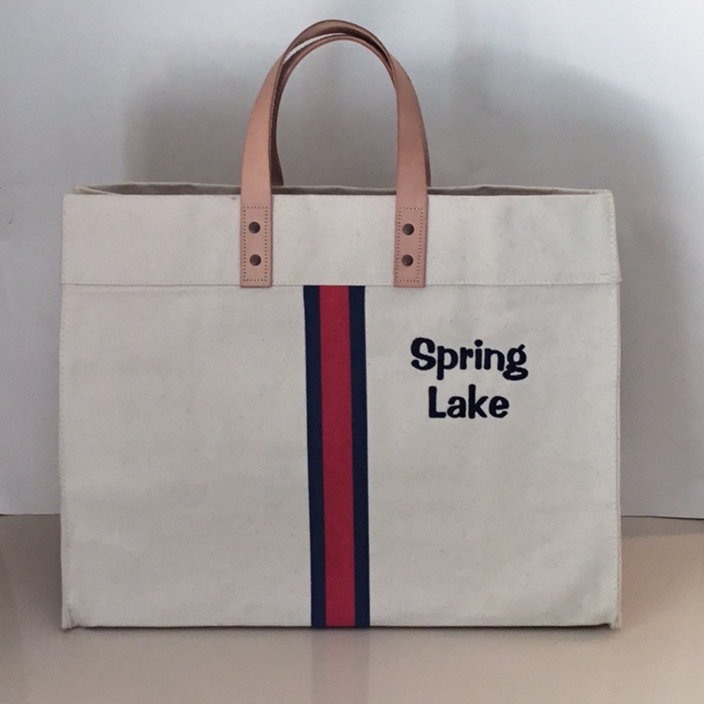 Beach bag 🆕 w/o tags,box tote embroidered Spring Lake in front,leather handles